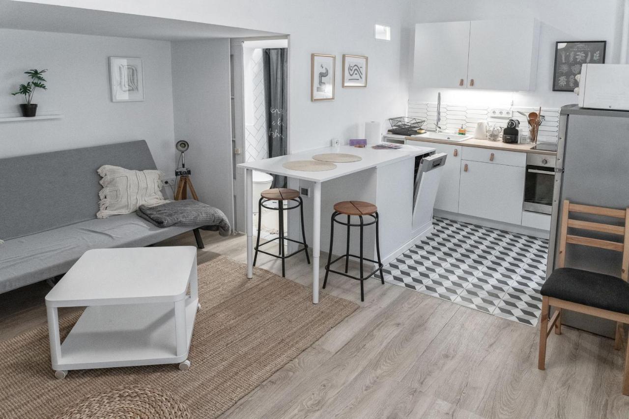 Orangehomes H27 Calm Studio In The City Center Apartment
